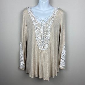 Monroe & Main Lace Trim Long Sleeve V-Neck Top - Size Medium